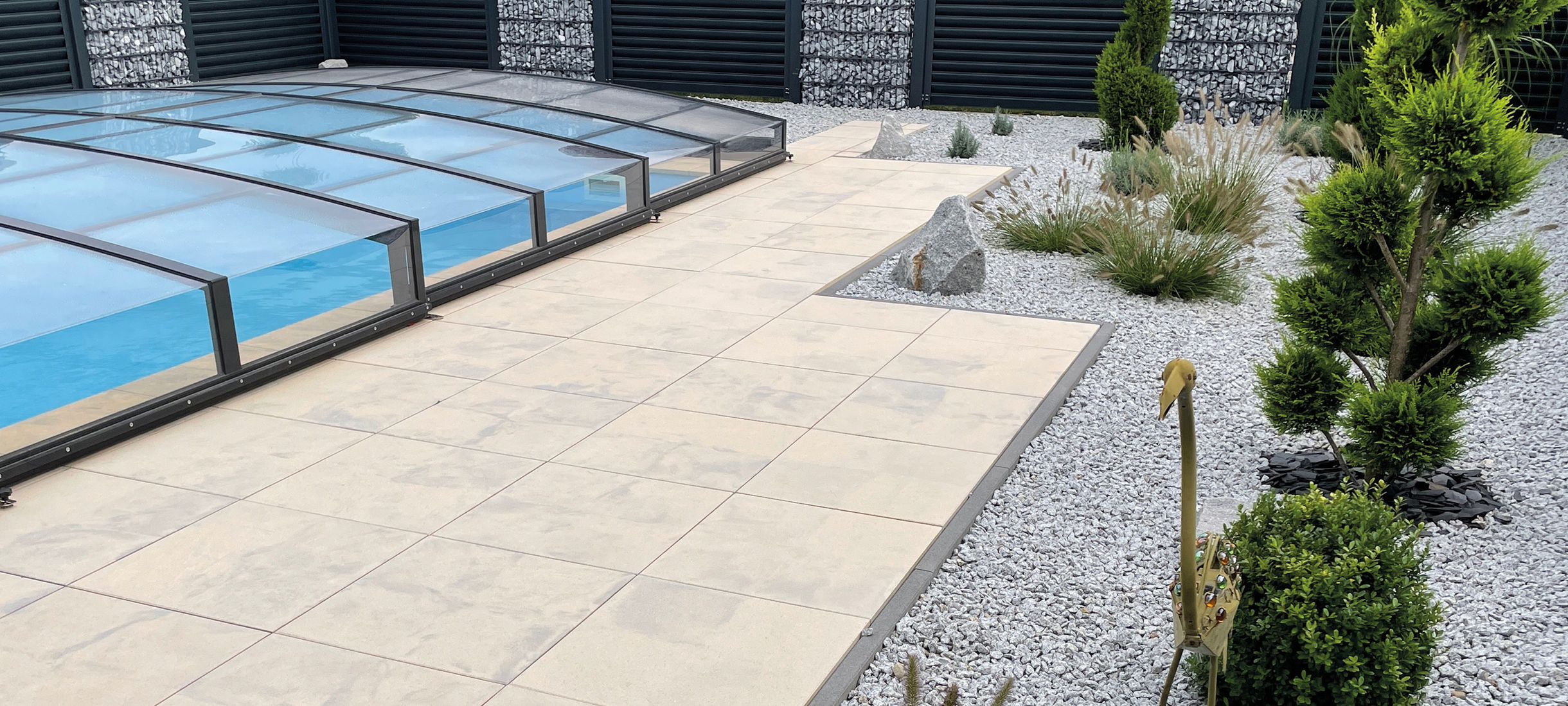 Terrassenplatten in kristallgrau